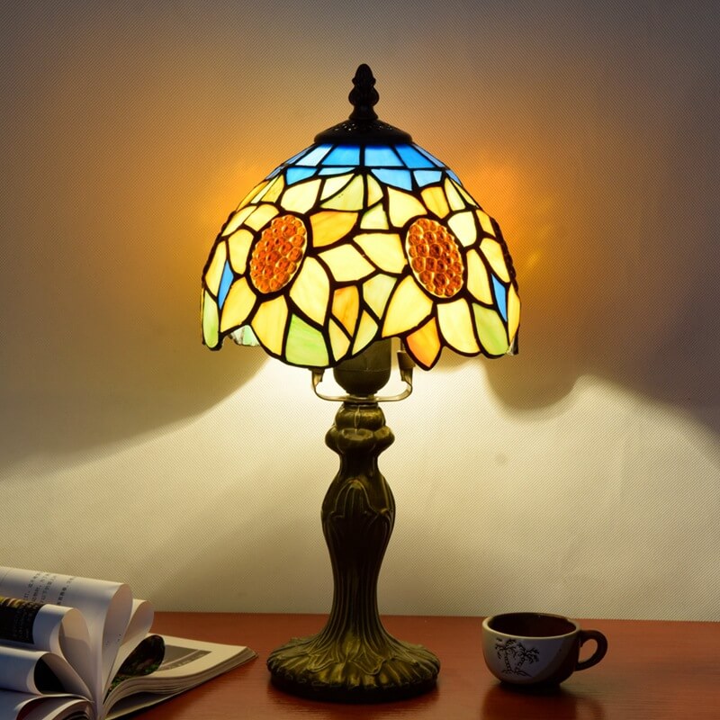 Lámpara de mesa retro Tiffany de vidrio teñido con girasol de 1 luz 