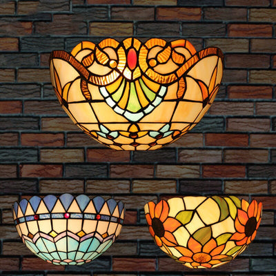 European Tiffany Stained Glass Bowl Shape 1-Light Wall Sconce Lamp