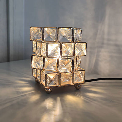Lampe de table décorative à 1 lumière avec cube en cristal créatif et plume d'autruche 