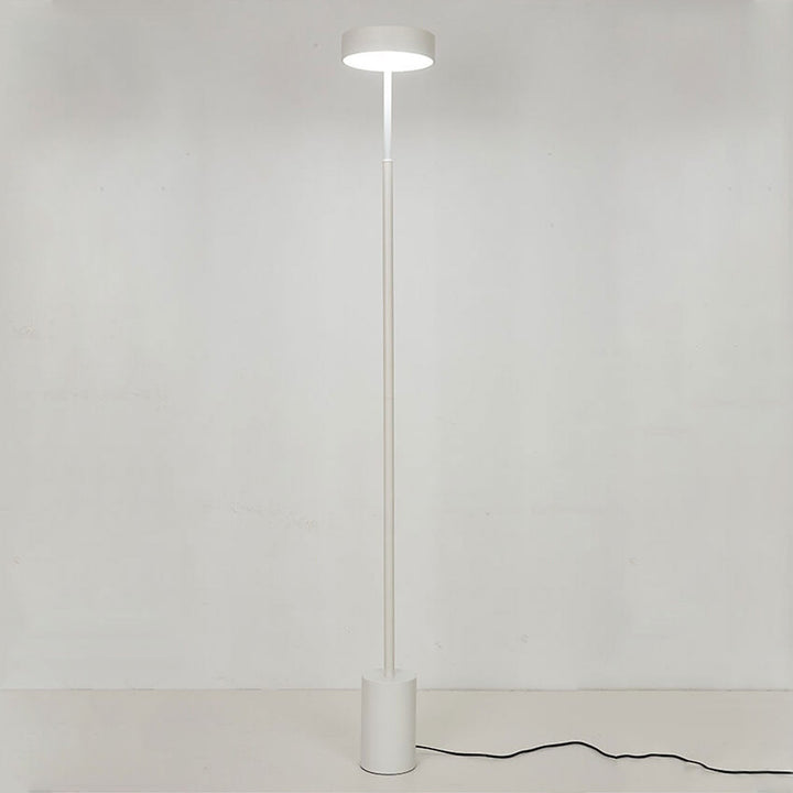 مصباح أرضي LED بعمود بسيط على الطراز الإسكندنافي 