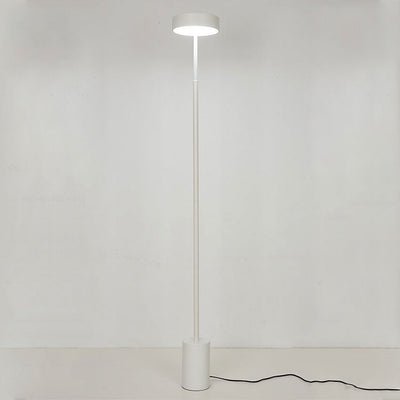 مصباح أرضي LED بعمود بسيط على الطراز الإسكندنافي 