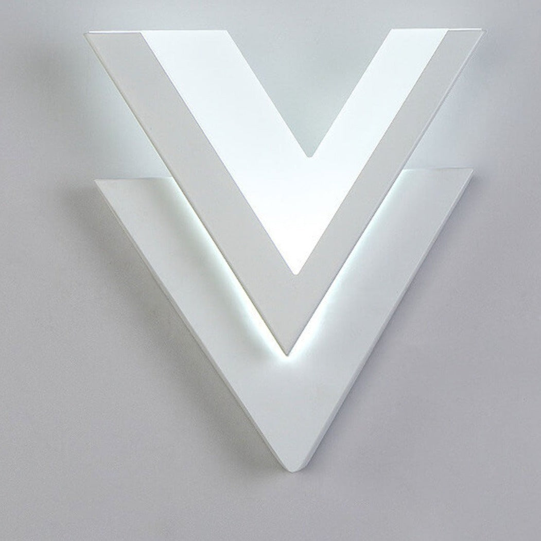 Aplique de pared LED en forma de V de hierro y acrílico de estilo minimalista moderno 