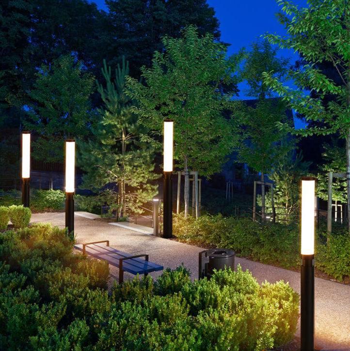 Moderne Acryl wasserdichte kreative Lippenstift-Design LED Outdoor Rasen Stehlampe 