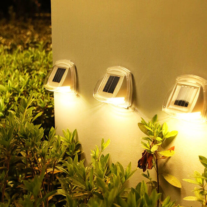 Aplique de pared con lámpara LED triangular impermeable solar para exteriores 