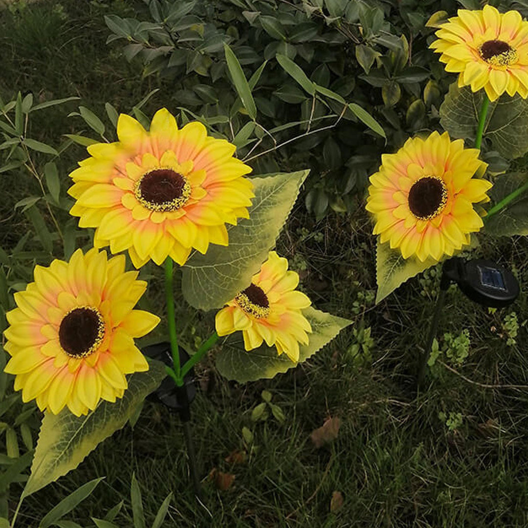 Luz de paisaje para jardín al aire libre con LED de 3 cabezas Solar Sunflower 