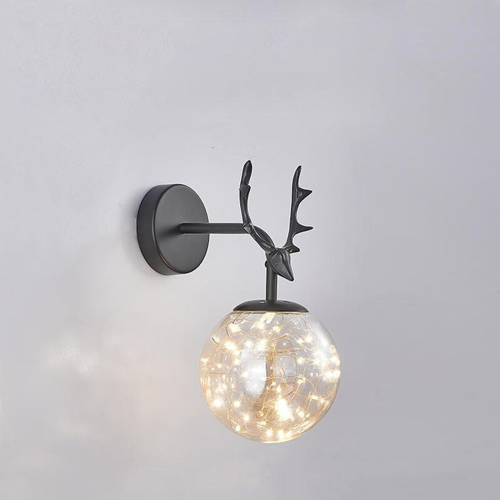 Moderne Geweih-Glaskugel-LED-Wandleuchten 