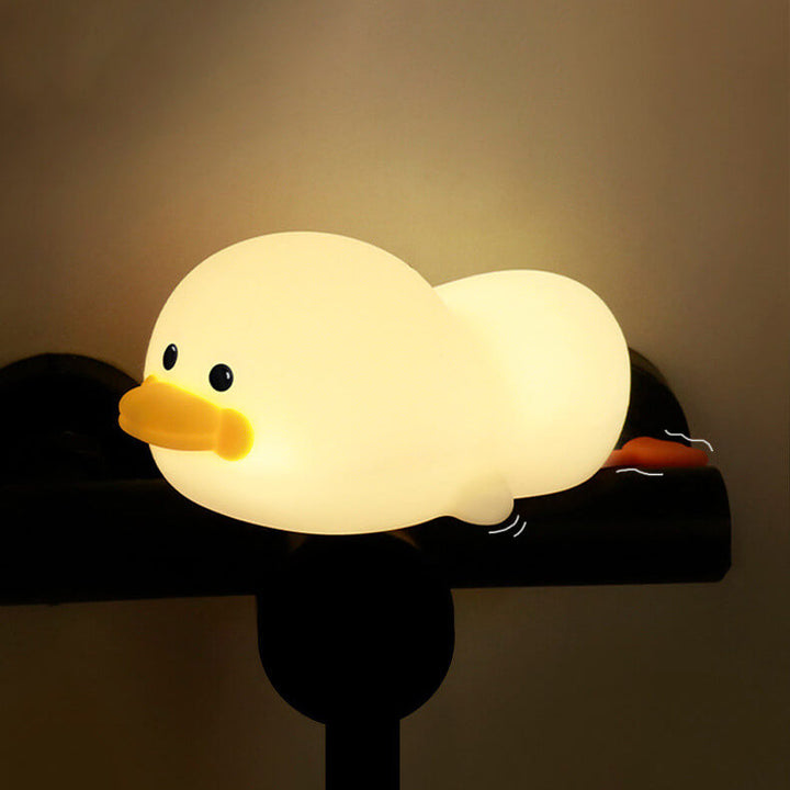 Moderne kreative süße Ente Silikon USB wiederaufladbare LED Pat Nachtlicht Tischlampe 