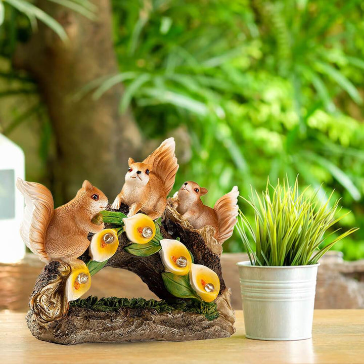 Contemporary Creative Solar Squirrel Resin Outdoor Waterproof Decoration Outdoor Light For Garden