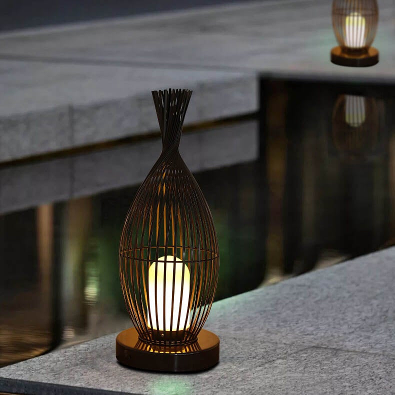Lampe de sol étanche rétro en fer ovale à une lumière pour extérieur 