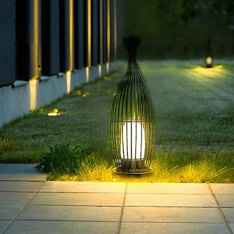 Lampe de sol étanche rétro en fer ovale à une lumière pour extérieur 