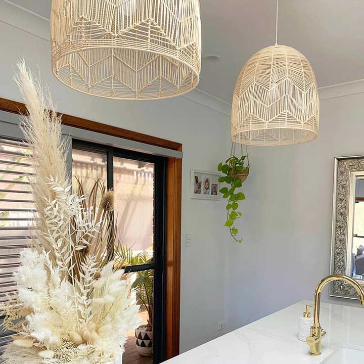 Luminaire suspendu à élément japonais à 1 lumière en forme de dôme tissé en rotin