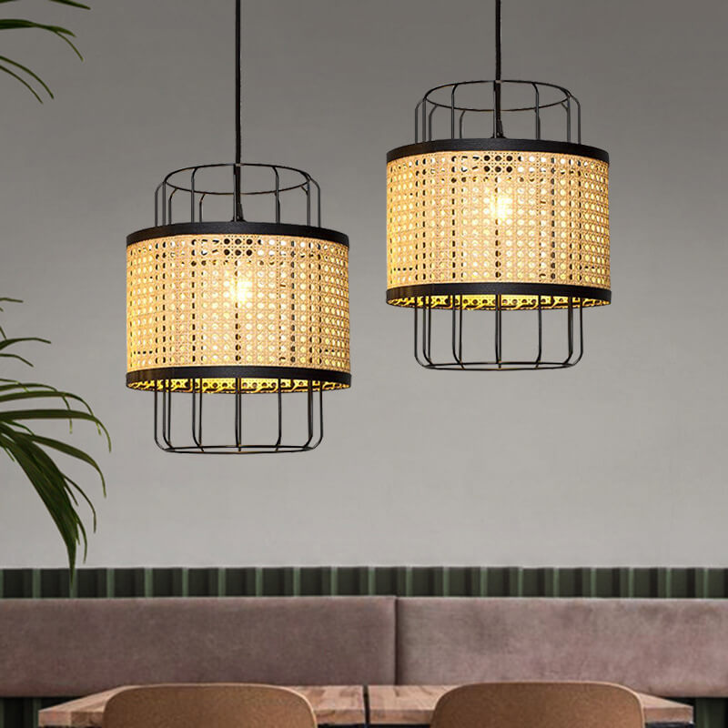 Suspension lumineuse moderne en rotin tressé à 1 lumière avec cage en métal doré 