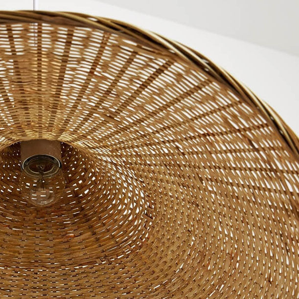 Lustre suspendu chapeau de paille 1 lumière en bambou tissé 