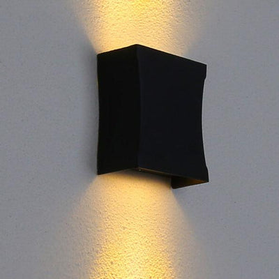 Applique murale extérieure étanche en aluminium carré moderne à LED 