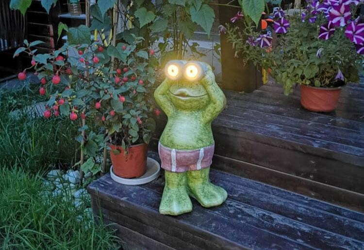 Contemporary Creative Solar Resin Frog Waterproof Decorative Outdoor Light For Garden