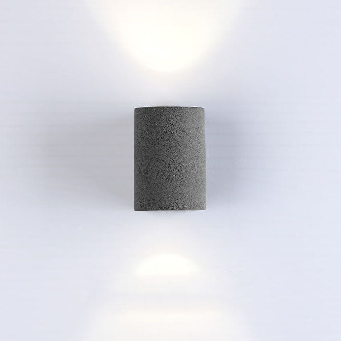 Industrielle 1-Licht-Wandleuchte aus Zementzylinder 