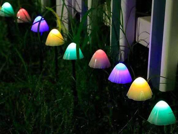 Lumières de Patio à LED Solaire Extérieur en Forme de Champignon 