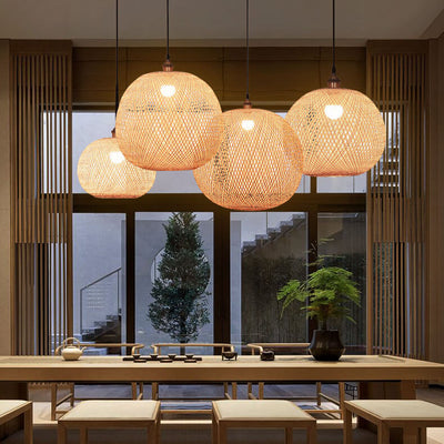 Lámpara colgante japonesa de 1 luz beige con bola redonda de tejido de bambú 
