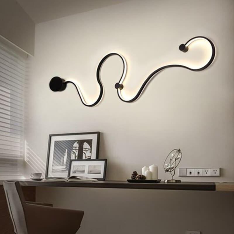 Moderne lange Aluminium-Schlangenform 1-Licht gebogene LED-Wandleuchte 