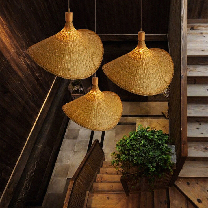 Lustre suspendu chapeau de paille 1 lumière en bambou tissé 