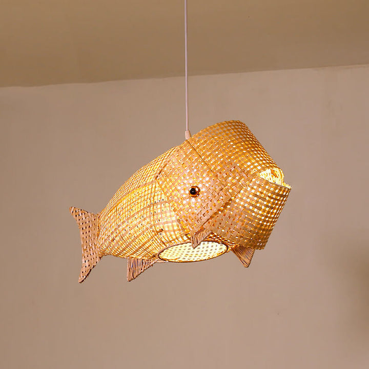 Lámpara colgante de 1 luz con forma de pez de tejido de bambú retro chino 