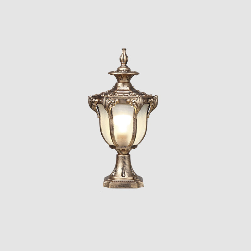 Lumière de colonne de paysage de jardin extérieur solaire étanche en verre et aluminium moulé sous pression rétro européen 