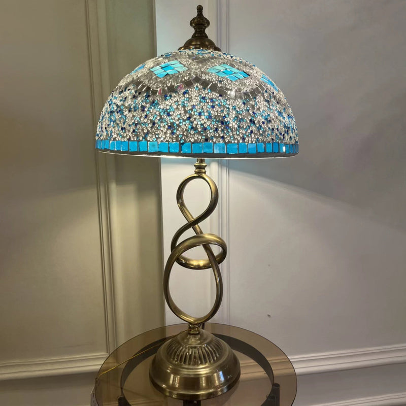 Lámpara de mesa contemporánea costera de hierro con vidrio de colores de media luna con 2 luces para dormitorio 
