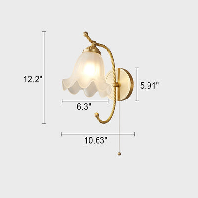 Applique murale Nordic Full Brass Glass Flower à 1 lumière 