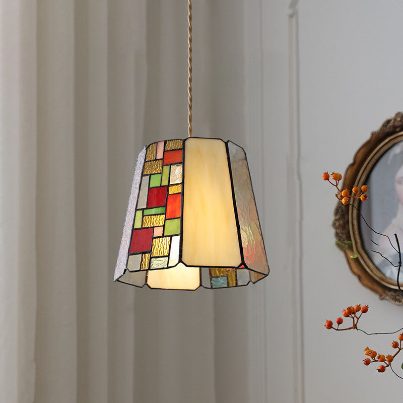 Traditionelle Tiffany Trapez Rechteck Rose Messing Buntglas 1-Licht Pendelleuchte für Wohnzimmer 