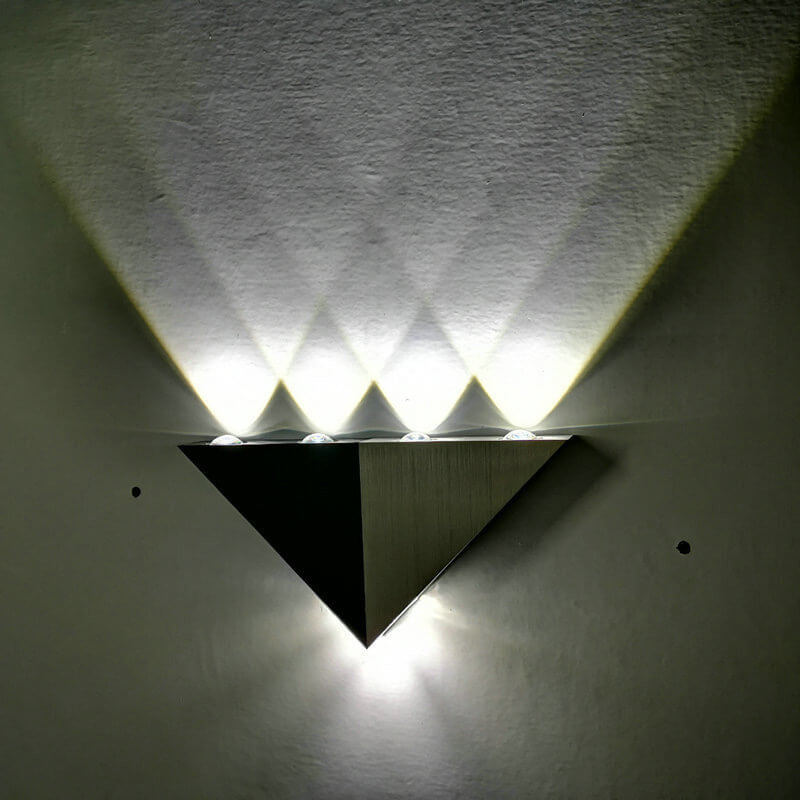 مصباح حائط LED بتصميم هرمي مثلثي استريو من الألمنيوم الأكريليكي العصري المبتكر 