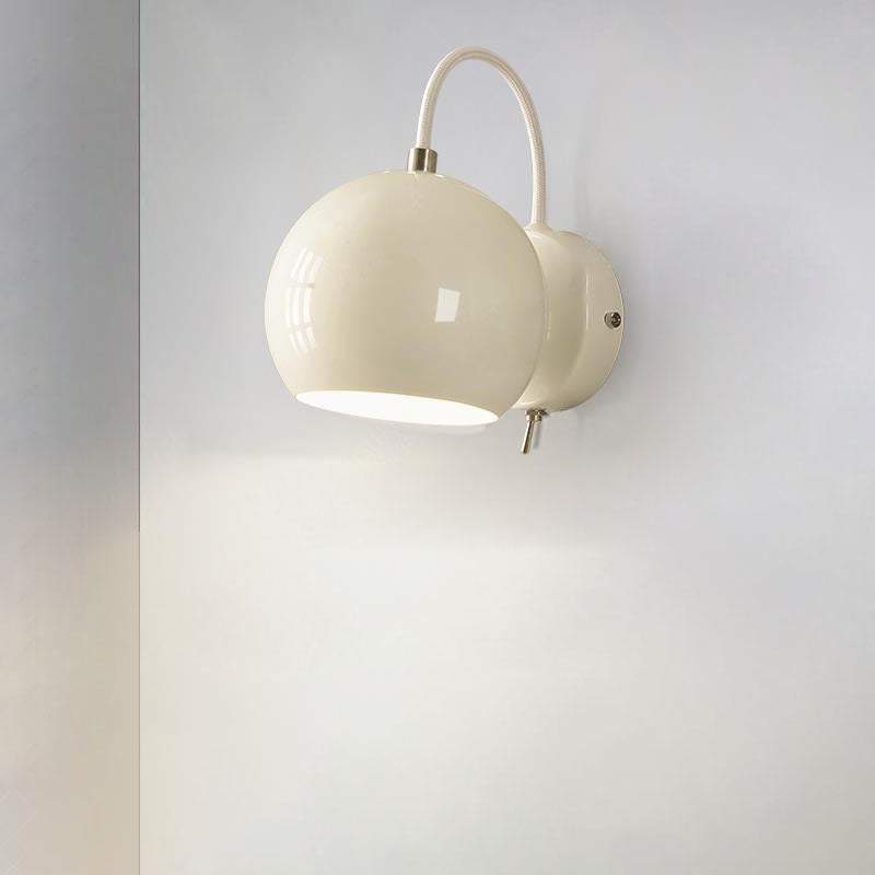 Moderne minimalistische cremefarbene runde Wandleuchte aus Eisen und Aluminium mit 1 Licht für Schlafzimmer 