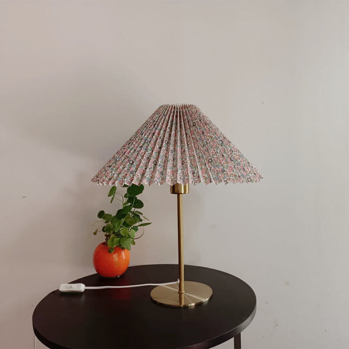 Retro nostalgischer Faltenstoffbezug Regenschirm Design 1-Licht Tischlampe 