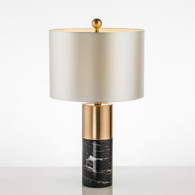 Moderne 1-flammige Tischlampe mit Marmorsäulenfuß aus Stoff 