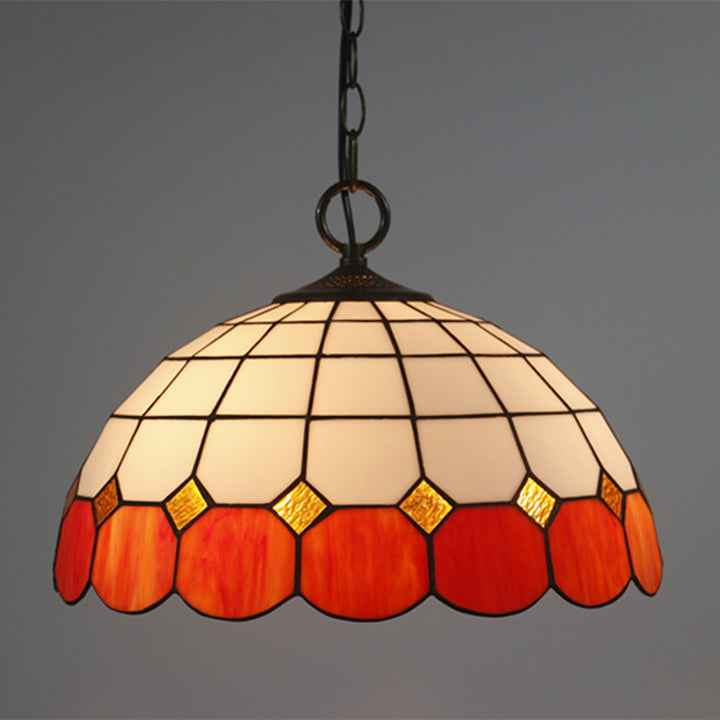 Traditionelle 3-flammige Tiffany-Pendelleuchte mit Eisenkuppel und Buntglas in Edelsteinoptik für das Wohnzimmer 