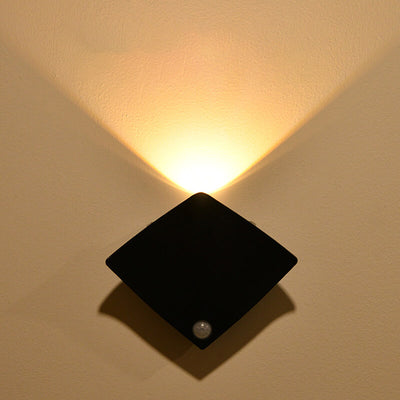 مصباح حائط LED بتصميم عصري على شكل سمكة الراي اللاسعة 