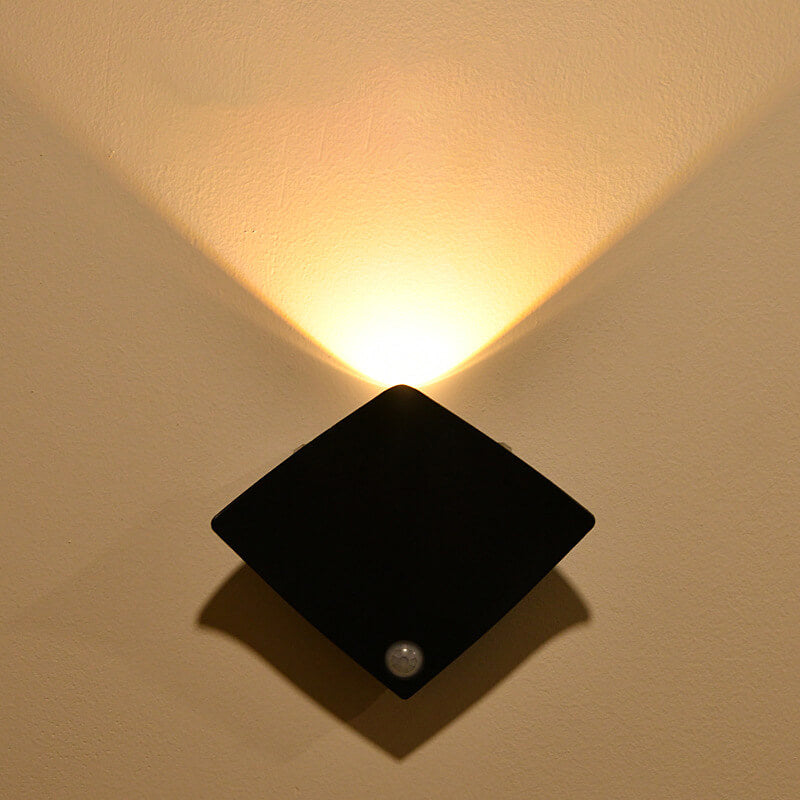 مصباح حائط LED بتصميم عصري على شكل سمكة الراي اللاسعة 