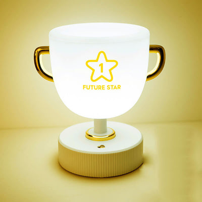 Kreative Trophäenbecher LED Nachtlicht USB Tischlampe 
