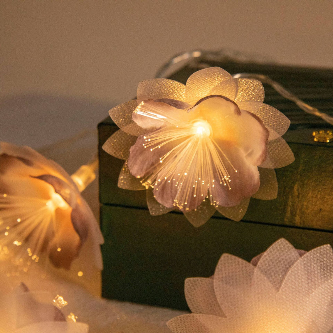 Guirlandes lumineuses décoratives à LED avec fleurs en fibre optique créatives 