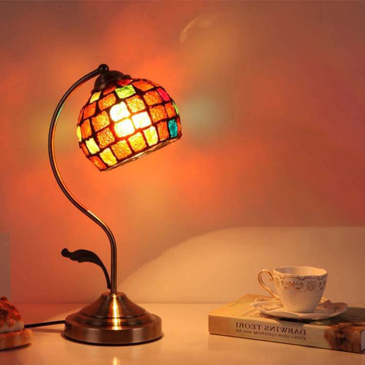 European Vintage Tiffany Round Head Glass Hardware 1-Light Table Lamp