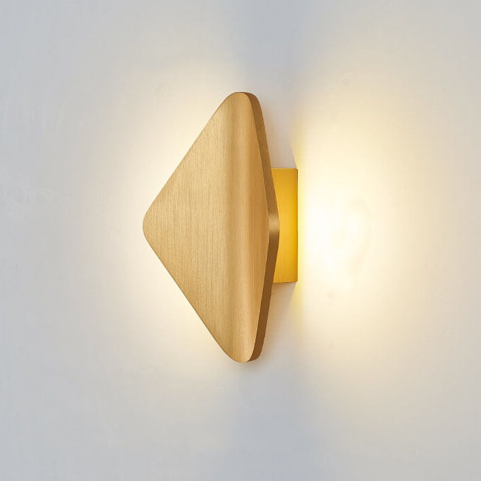 مصباح حائط LED من الألمنيوم بشكل معين منحني حديث 