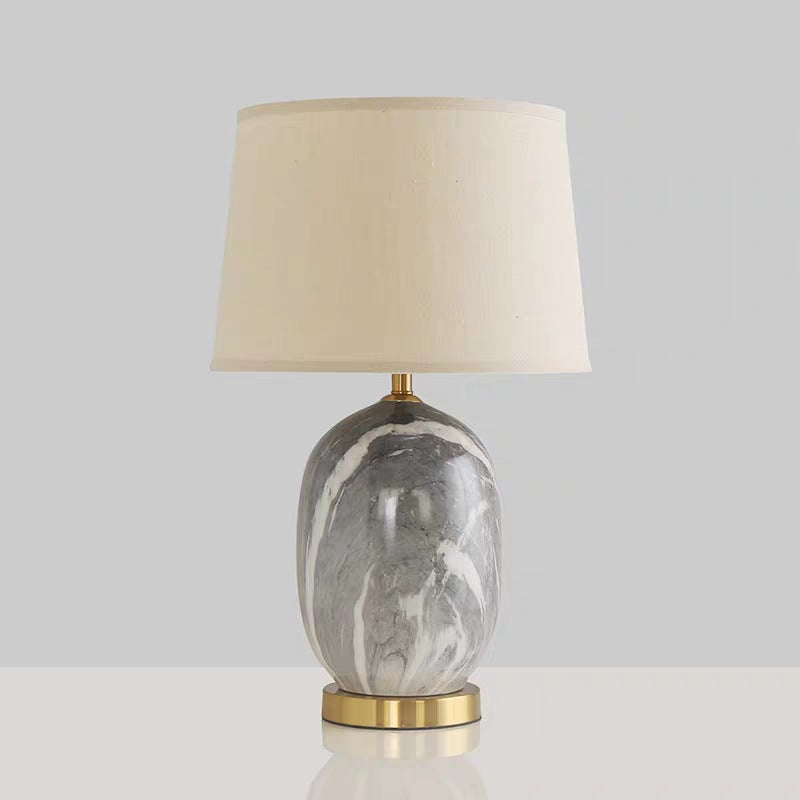 Moderne minimalistische runde Vase Basis Keramik Stoff 1-Licht Tischlampe für Schlafzimmer 