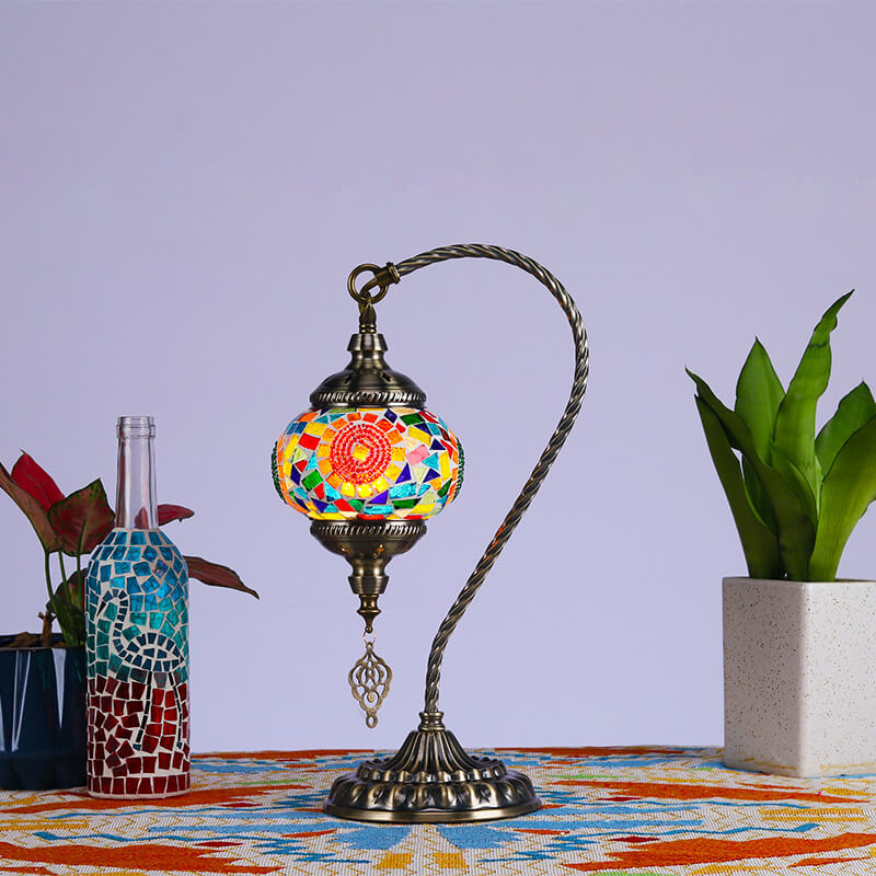 Lampe de table vintage en fer et verre Tiffany européenne à 1 lumière 