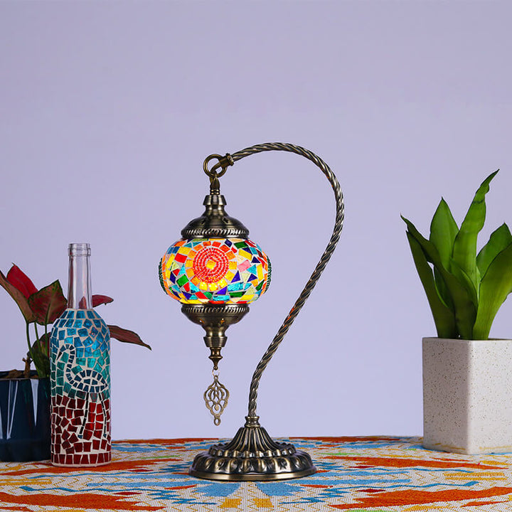 Lampe de table vintage en fer et verre Tiffany européenne à 1 lumière 