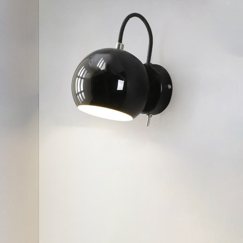Moderne minimalistische cremefarbene runde Wandleuchte aus Eisen und Aluminium mit 1 Licht für Schlafzimmer 