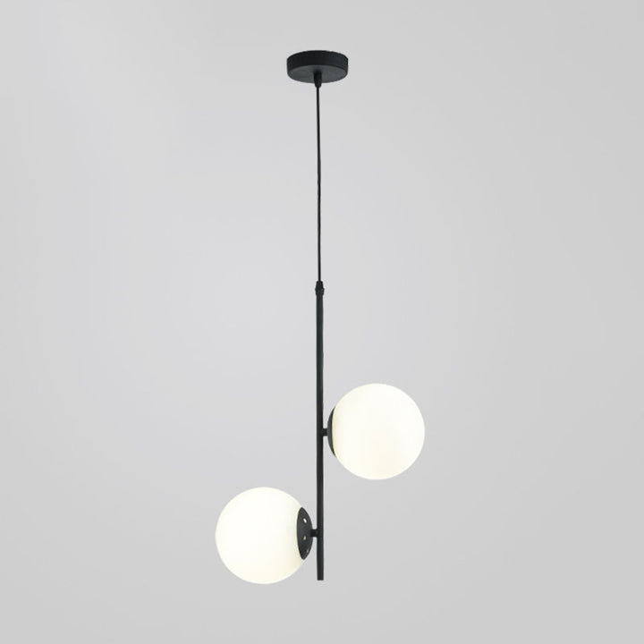 Moderner minimalistischer 2-flammiger Kronleuchter mit rundem Glaskugel- und Astdesign aus Eisen für das Wohnzimmer 