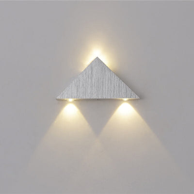 مصباح حائط LED مثلثي حديث مصنوع من الألومنيوم 