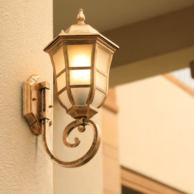 European Retro Outdoor Waterproof Anti-rust 1-Light Wall Sconce Lamp