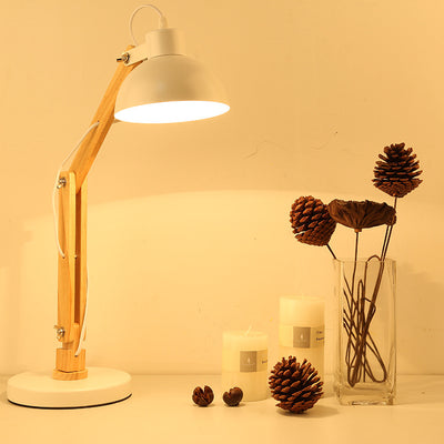 Europäische klassische zusammenklappbare 1-flammige Tischlampe aus Holzeisen 