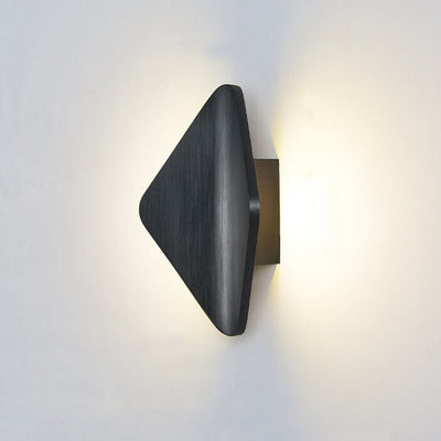 مصباح حائط LED من الألمنيوم بشكل معين منحني حديث 