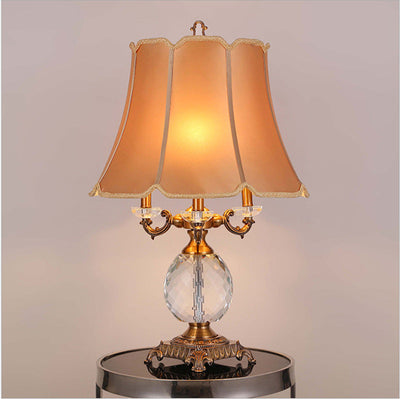 Lampe de table moderne avec abat-jour en tissu de luxe, base en cristal, 3/4 lumières 